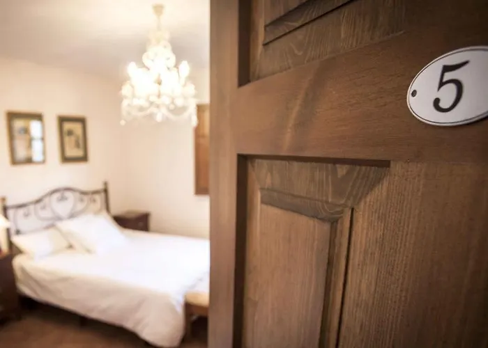 El Trebol De Mora Pensión *